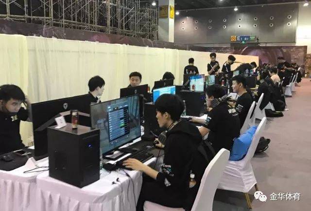 展示了他卓