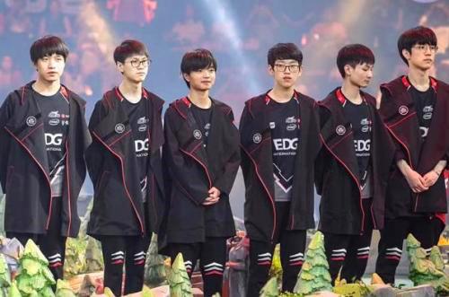 维尔茨被载 维尔茨被载