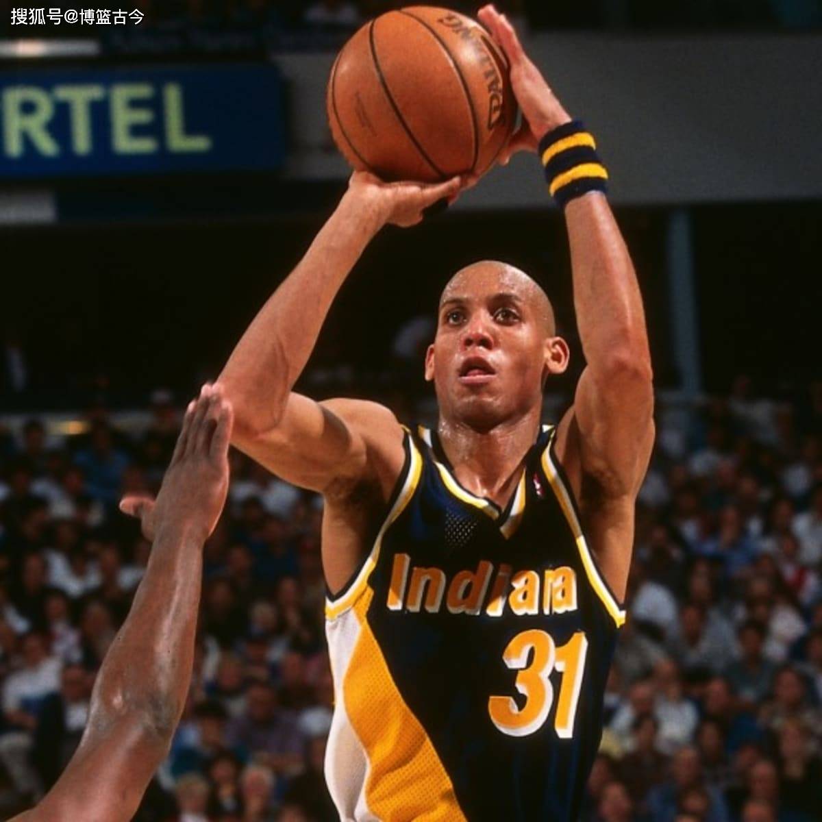 多的角色与 多的角色与