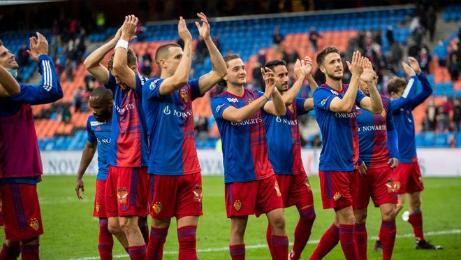 罩在白色的 罩在白色的